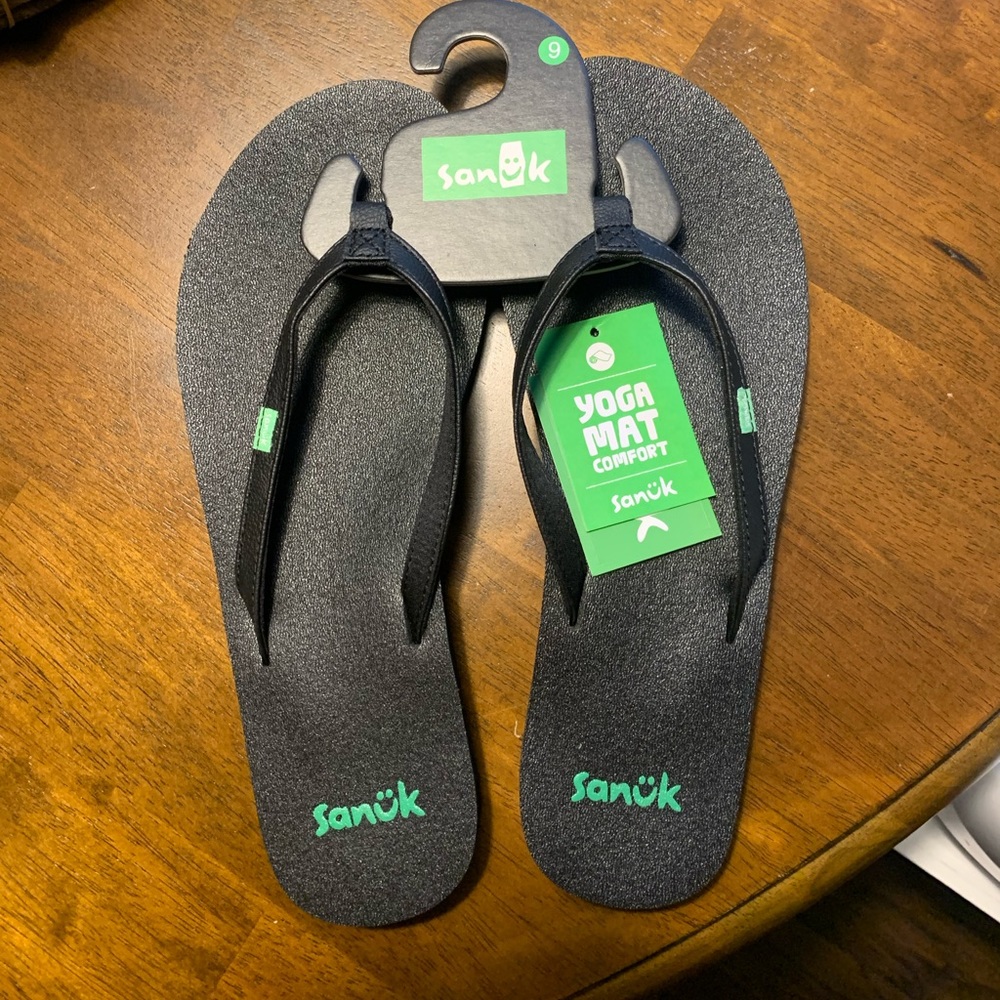 NWT Sanuk Yoga Joy Womens Flip Flops